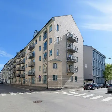 Apartment Penthouse Balcony,parking And 2 Bedrooms *