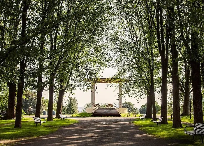 Penthouse Balcony,parking And 2 Bedrooms アパート