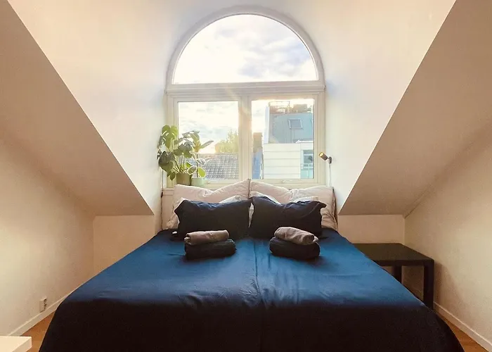 Penthouse Balcony,parking And 2 Bedrooms *